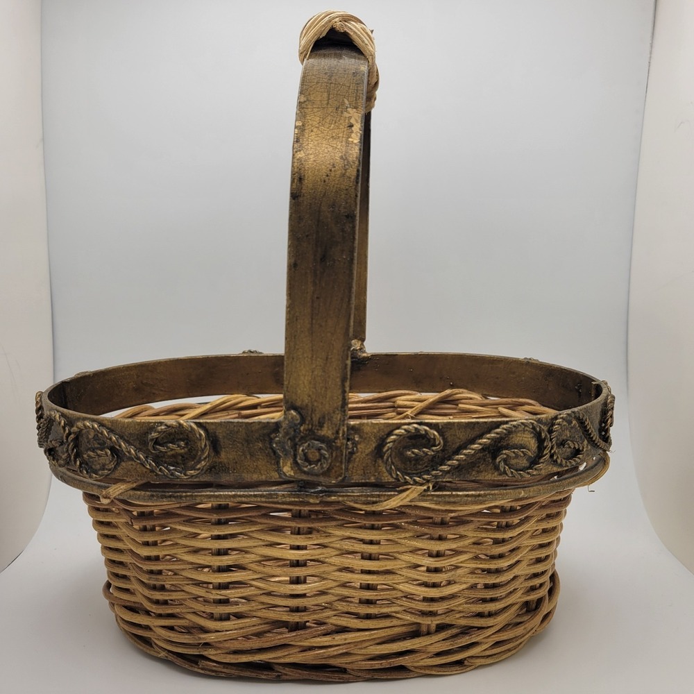 Vintage Wicker Basket‎ Metal Rim Handle Small Cottagecore Farmhouse Rustic Decor